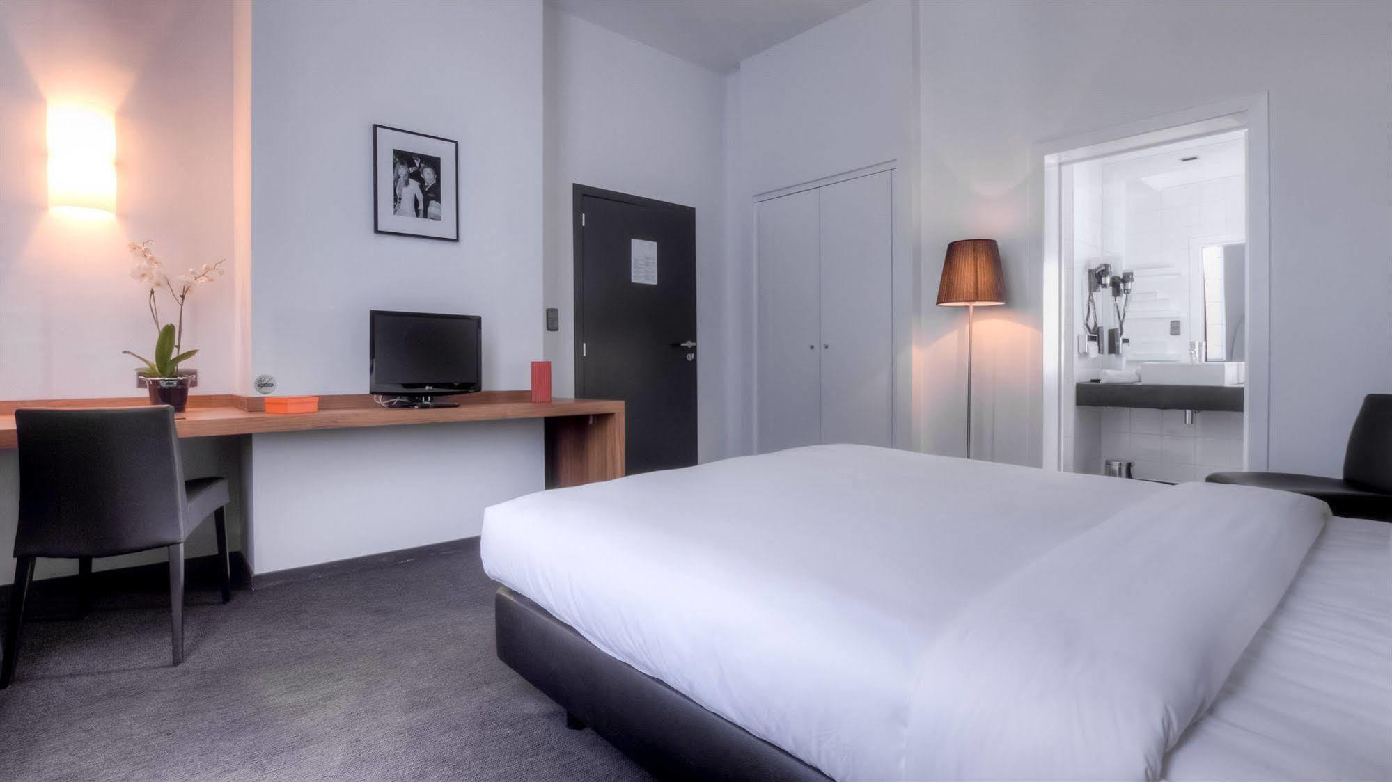 Hotel St James Mons Eksteriør bilde
