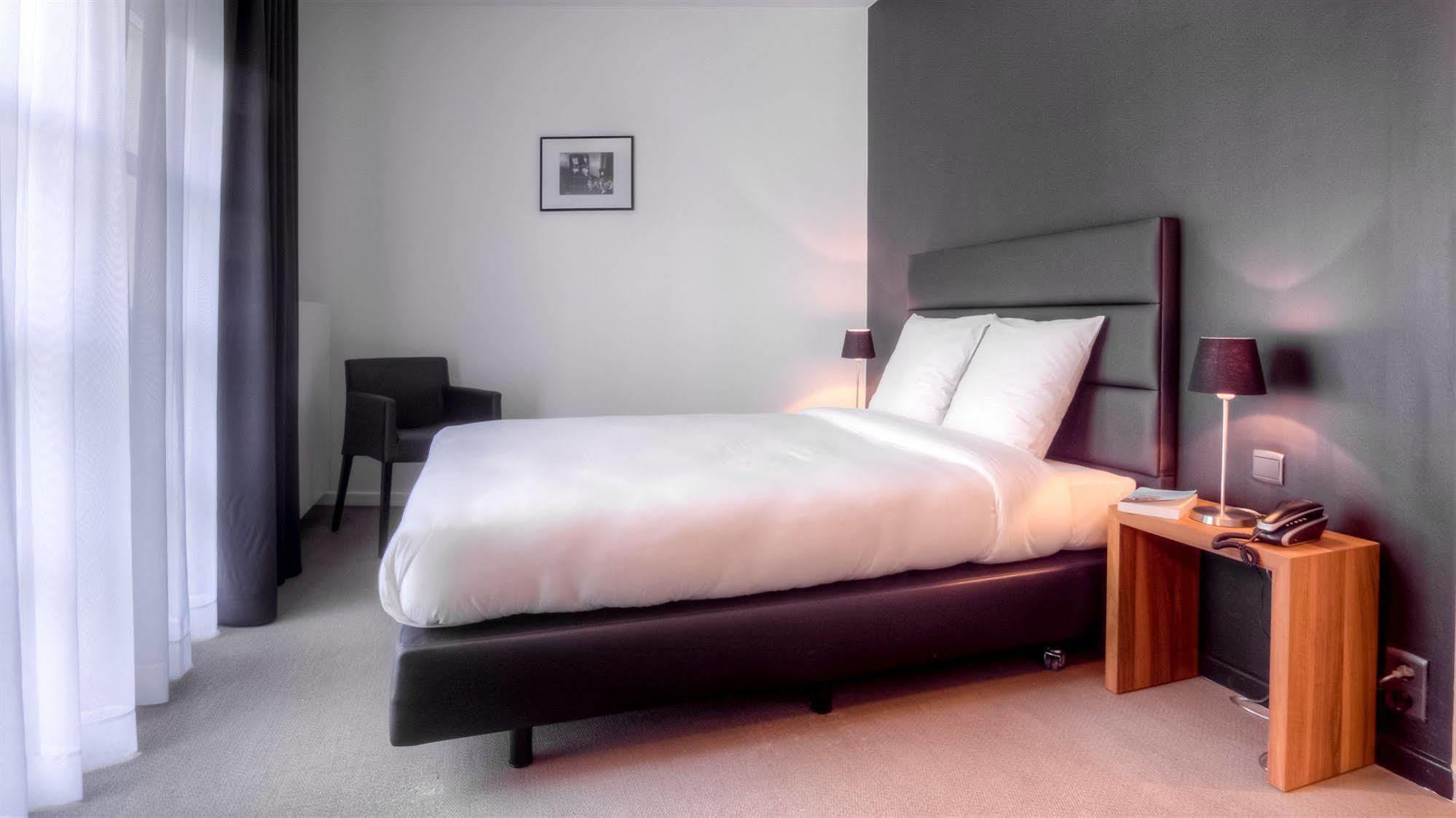 Hotel St James Mons Eksteriør bilde