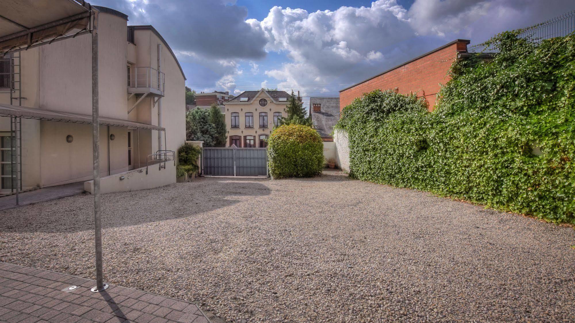 Hotel St James Mons Eksteriør bilde